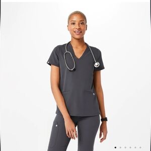 FIGS Casma 3 Pocket Scrub Top - XL